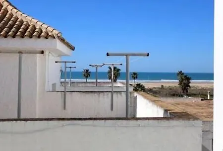 Vistas Al Mar A Pie De Playa Apartment
