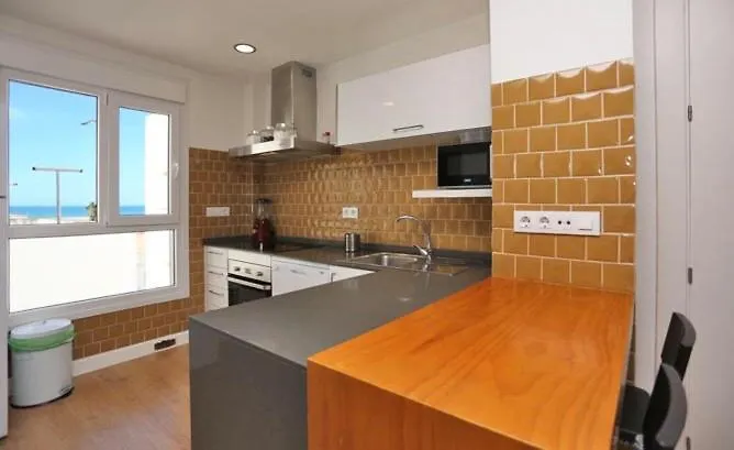 Vistas Al Mar A Pie De Playa *