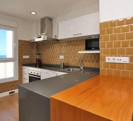 Vistas Al Mar A Pie De Playa *