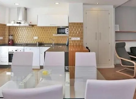 Vistas Al Mar A Pie De Playa *